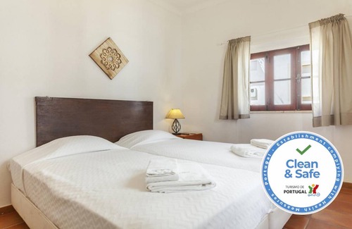 Lagos City Center Apartment | J - Bedroom 1 in Casa do Farol