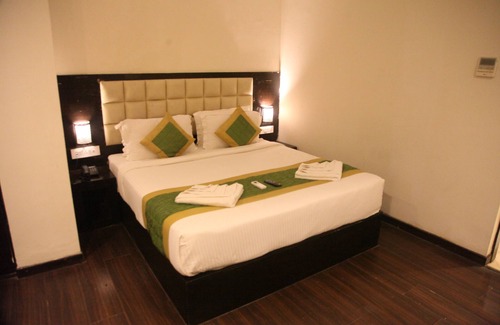 Rajiv Gandhi Nagar Hotel | J Hotel