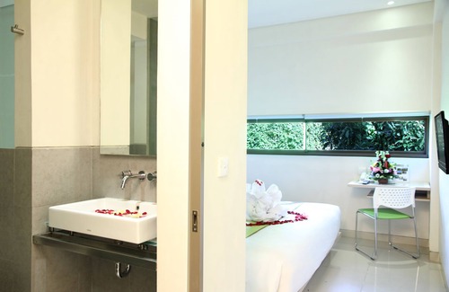 Raya Kuta Hotel | J Hotels Kuta