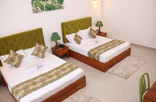 Ettukala Hotel | J Leaf Hotel