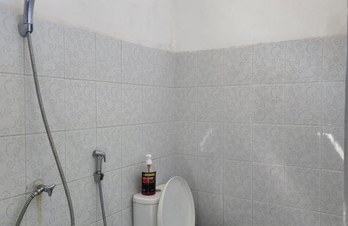 Waena House | J&R Home Stay Penginapan Murah Meriah.