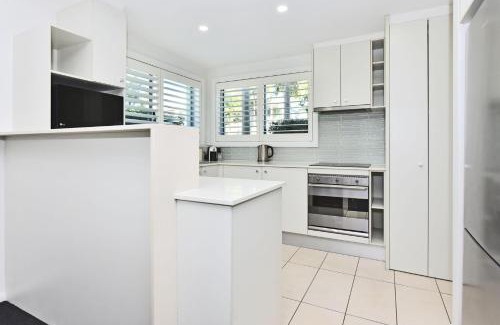 Salamander Bay Apartment | J's Resort Pacific Blue Swim Up