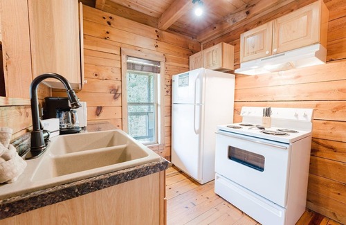 Townsend Cabin | J Willy's Refuge 2 Bedroom Cabin by RedAwning