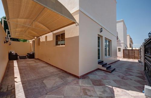 Mirdif Villa | J5 Four Bedroom Villa Holiday home in Mirdif