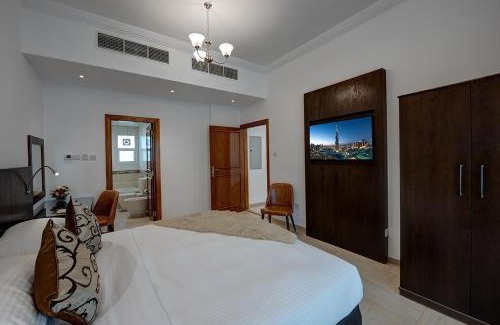 Mirdif Villa | J5 Four Bedroom Villa Holiday home in Mirdif