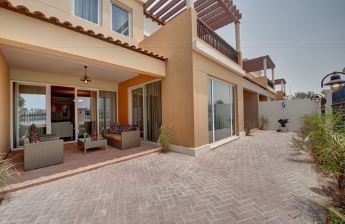 Al Barsha 2 Villa | J5 Villas Holiday Homes - Barsha Gardens