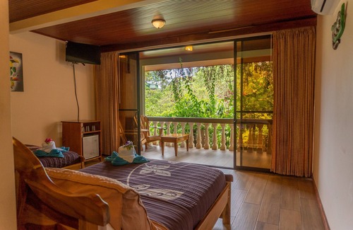 Drake Bay Hotel | Jacamar Corcovado Drake Day