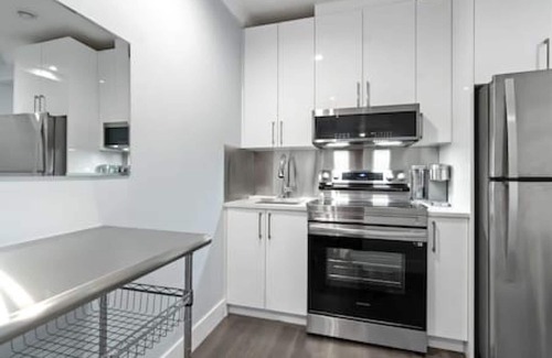 Hastings House | Jack's AirBnB · Sunrise Village 1 BR, 1 BA