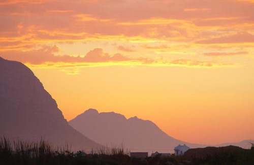 Betty's Bay Bed & Breakfast | Jack's Seaview Suites