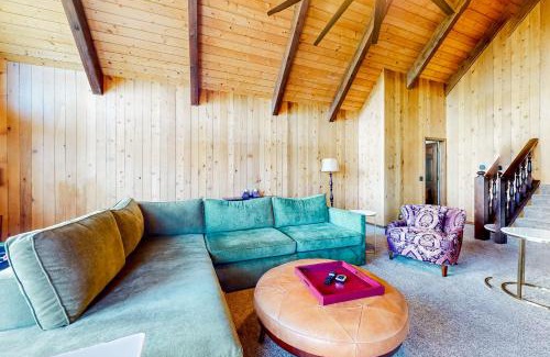 Lake Arrowhead House | Jackalope Lodge