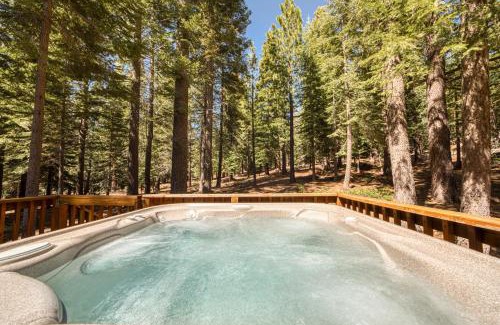 Truckee House | Jackpine Lodge at Tahoe Donner by Tahoe Getaways - Private Hot Tub w Foosball and HOA