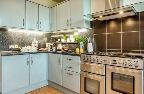 Tywyn House | Jack’s House - Beautifully furnished large Victorian home - Tywyn