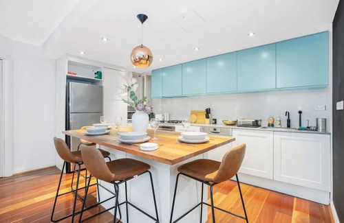 Redfern Apartment | Jacks Stylish Central Retreat w Free Parking