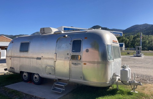 Irwin House | Jackson Hole themed 1968 Airstream. Walk to the Snake River.