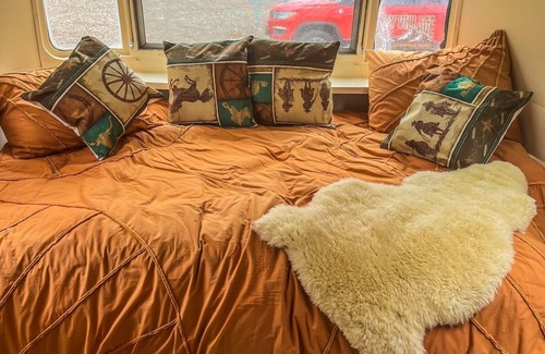 Irwin House | Jackson Hole themed 1968 Airstream. Walk to the Snake River.