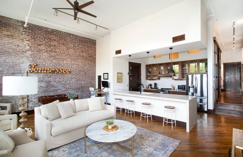 Old City Apartment | Jackson Jewel - Downtown Suite