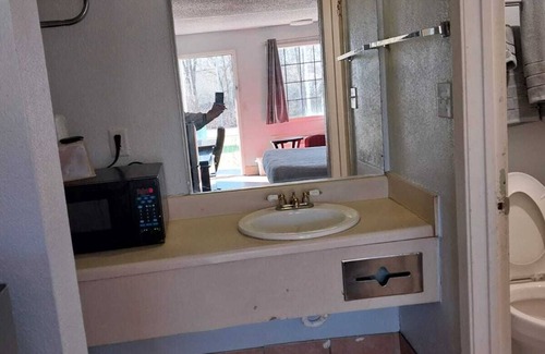 Jackson Hotel | Jackson Short Term Stays and OYO Hotel