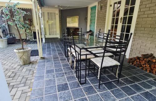 Onrus Bed & Breakfast | Jaco and Liz's sea get away