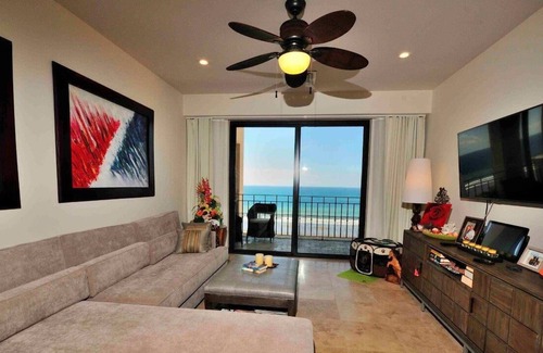 Barrio Los Faroles Condo | Jaco Beach Front Condo in 5-star resort! 8808