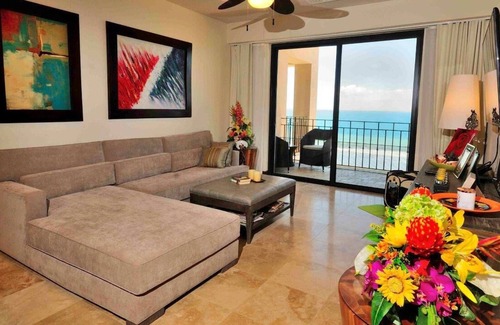 Barrio Los Faroles Condo | Jaco Beach Front Condo in 5-star resort! 8808