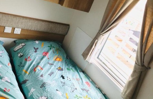 Prestatyn Resort | Jacobs Retreat- Lido Beach- well behaved dogs welcome