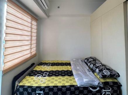 Las Pinas Apartment | Jacoolzzi staycation