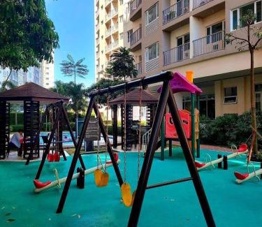Las Pinas Apartment | Jacoolzzi staycation