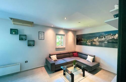 Banjole House | Jacuzzi Garden Cottage