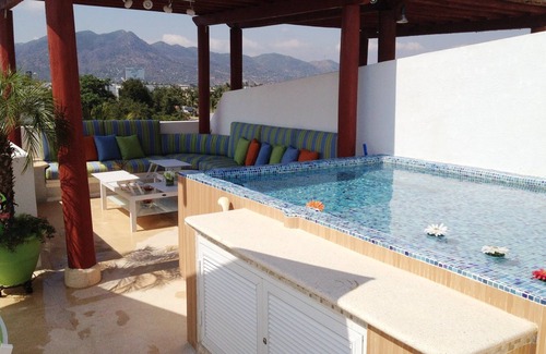 Granjas del Marques Apartment | Jacuzzi privado en roof garden con asoleadero húmedo