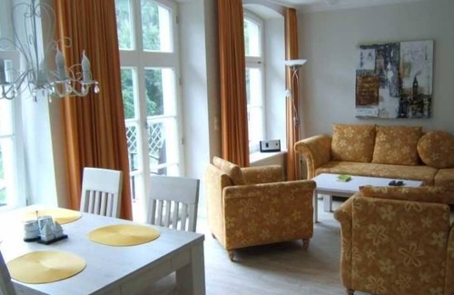 Hohen Niendorf Apartment | Jagdschloss zu Hohen Niendorf/ bei Kühlungsborn