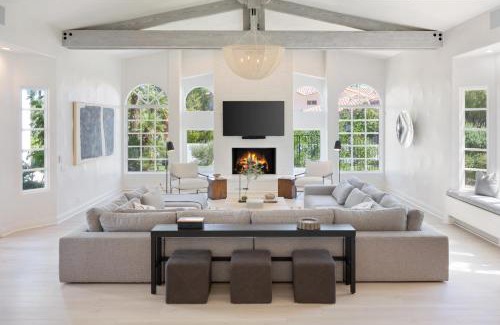 Palm Desert House | Jaguar Estate - Private Lush Estate with 2 Incredible Pools and Spas, Pickleball and Resort Style Yard