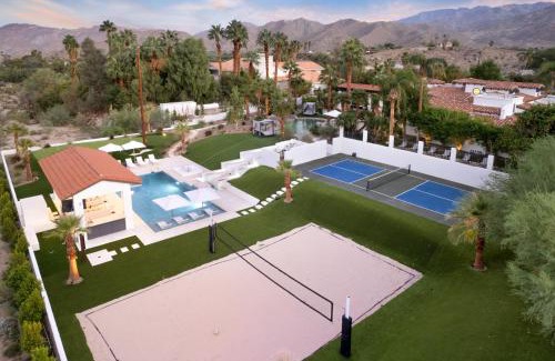 Palm Desert House | Jaguar Estate - Private Lush Estate with 2 Incredible Pools and Spas, Pickleball and Resort Style Yard