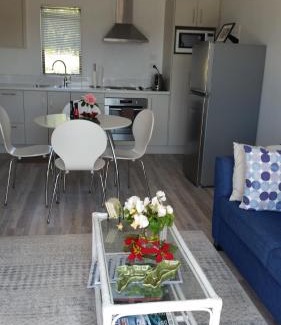 Oneroa Apartment | Jake's Place Oneroa Waiheke