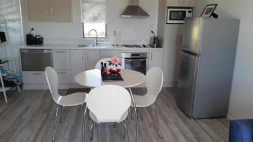 Oneroa Apartment | Jake's Place Oneroa Waiheke