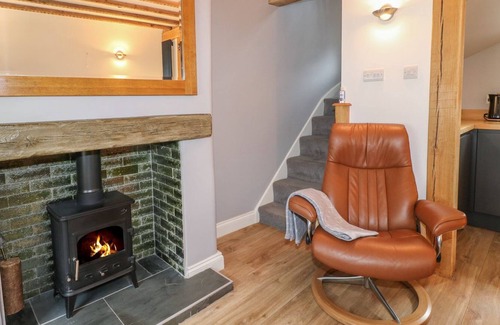 Newark Cottage | JALLANDS ROW, romantic, character holiday cottage in Newark-On-Trent