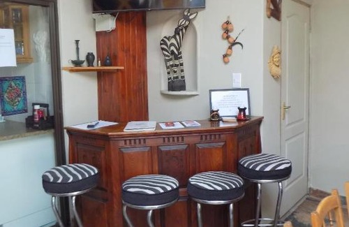 Parys Apartment | Jaloersplek Victorian On Vaal Main House