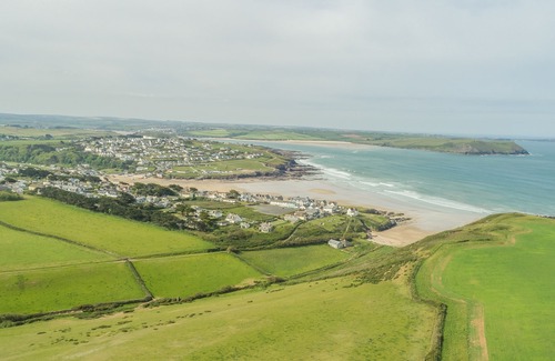 Polzeath House | Jalousie is located in a quiet cul de sac with wonderful sea views.