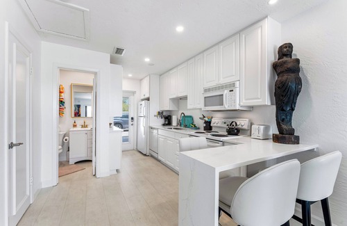 Siesta Key Condo | Jamaica Royal Villas by Beachside Mgmt