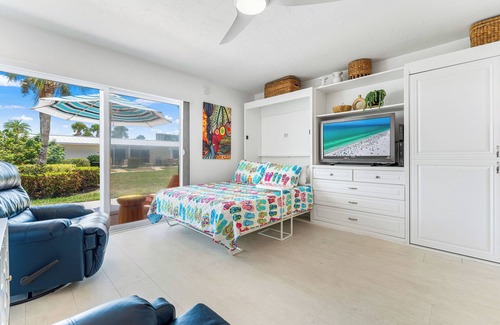 Siesta Key Condo | Jamaica Royal Villas by Beachside Mgmt