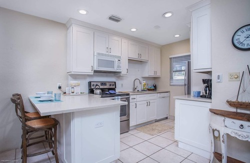 Siesta Key Condo | Jamaica Royale Townhome #3 - Steps To Pool & Beach