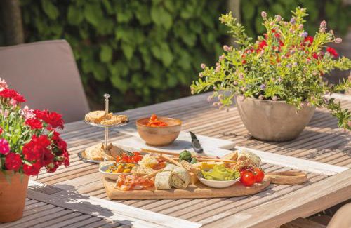 Knokke-Heist Villa | JAMES 63 - luxurious town villa with big garden in old Knokke