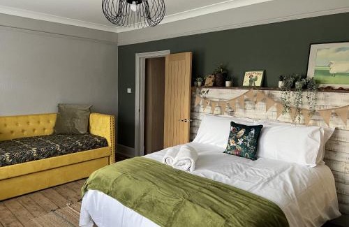 Merthyr Tydfil House | James' Place at The Park