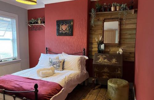 Merthyr Tydfil House | James' Place at The Park