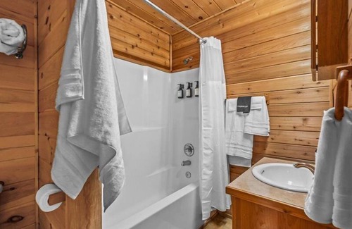 Galena Cabin | James River Haven | The Cabins at Galena Cabin 1