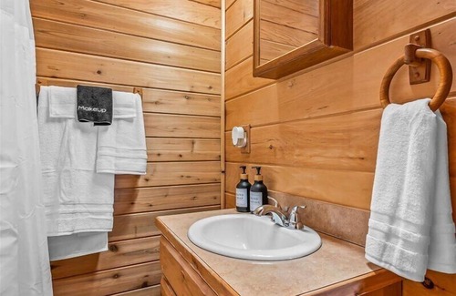 Galena Cabin | James River Haven | The Cabins at Galena Cabin 1