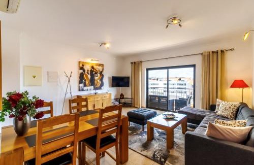 Lagos Apartment | James's Quinta das Palmeiras, spacious 2 bedroom apartment in luxury complex, walking distance to town and beach