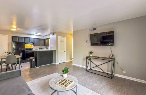 Nashville Apartment | Jamestown B4 I Comfy 2 Bed 1 Bath