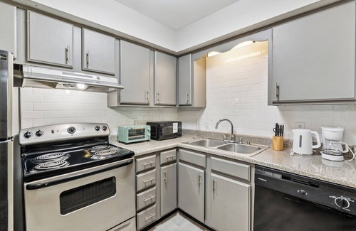 Nashville Apartment | Jamestown C5 I Comfy 2 Bed 1 Bath