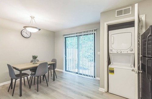 Nashville Apartment | Jamestown D10 I Comfy 2 Bed 1 Bath