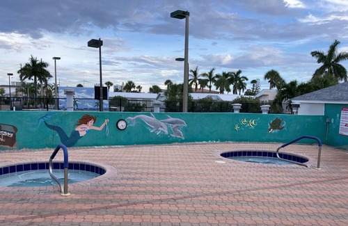 Hutchinson Island South Cottage | Jan Feb March 2024 Oceanfront resort style community